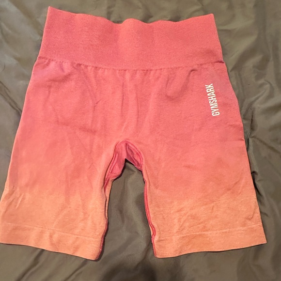 Gymshark Pants - Gymshark Ombré workout shorts
